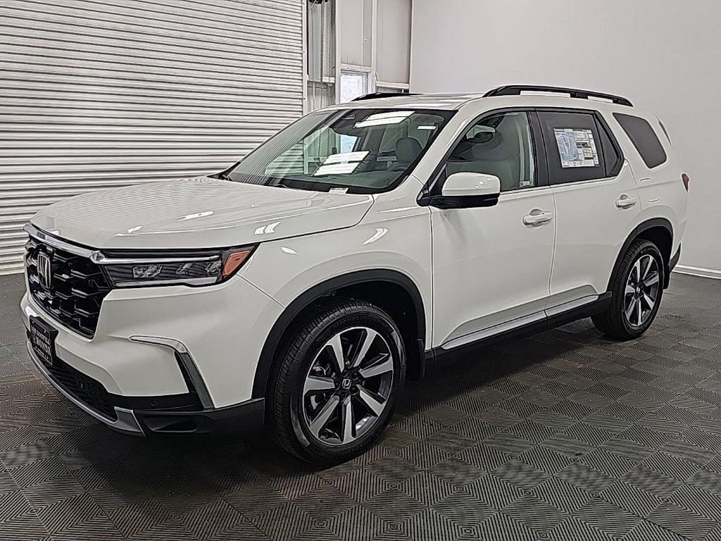new 2025 Honda Pilot car, priced at $48,000