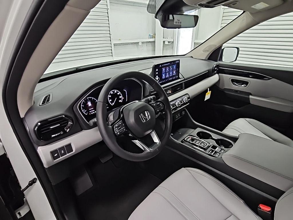 new 2025 Honda Pilot car, priced at $48,000