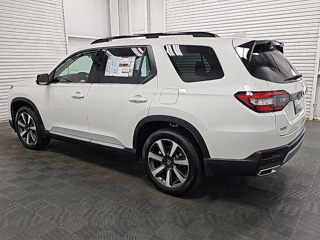 new 2025 Honda Pilot car, priced at $48,000