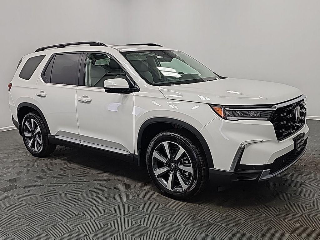 new 2025 Honda Pilot car, priced at $48,000