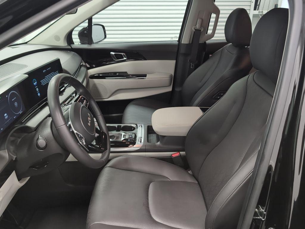 used 2024 Kia Carnival car, priced at $36,250
