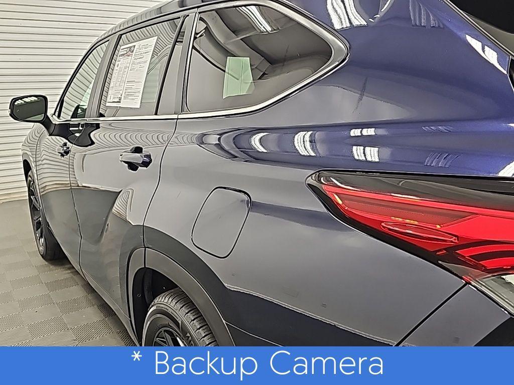 used 2023 Toyota Highlander car, priced at $31,700