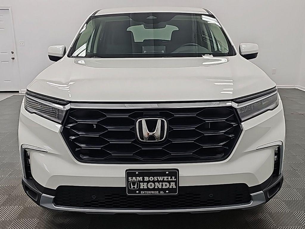 new 2025 Honda Pilot car, priced at $46,180
