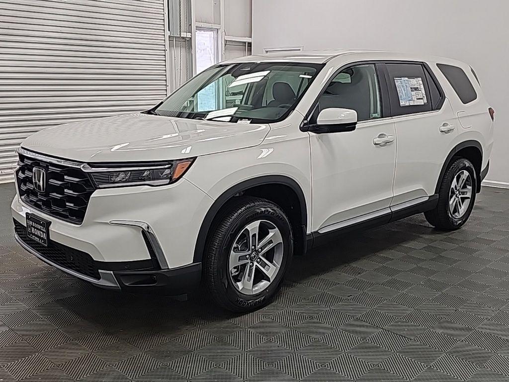 new 2025 Honda Pilot car, priced at $46,180