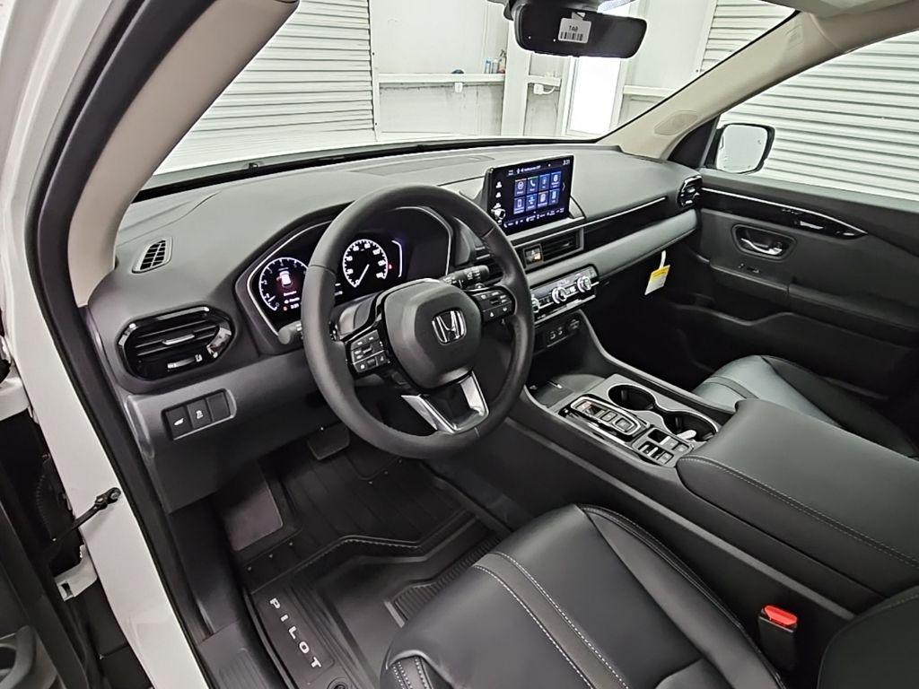new 2025 Honda Pilot car, priced at $46,180