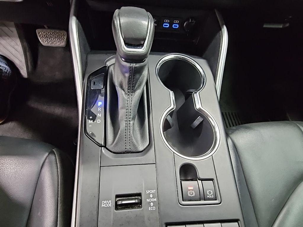 used 2022 Toyota Highlander car, priced at $28,000