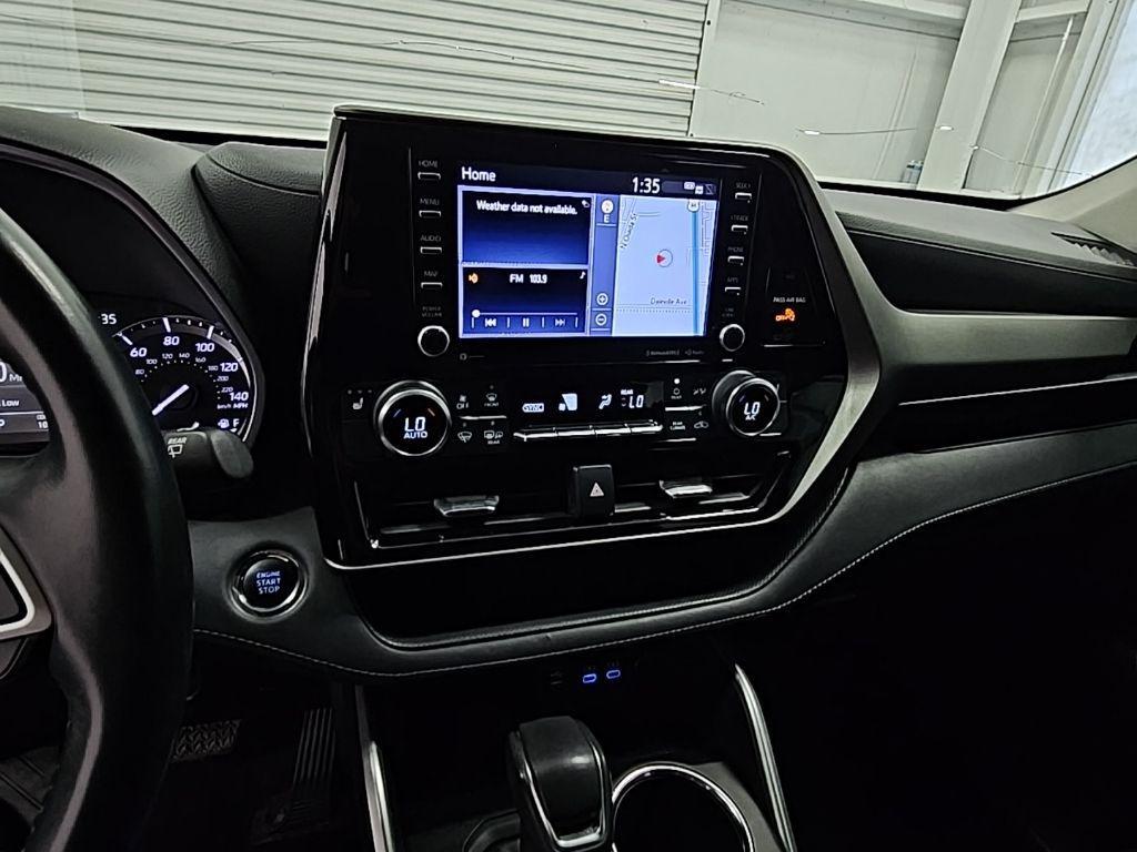 used 2022 Toyota Highlander car, priced at $28,000