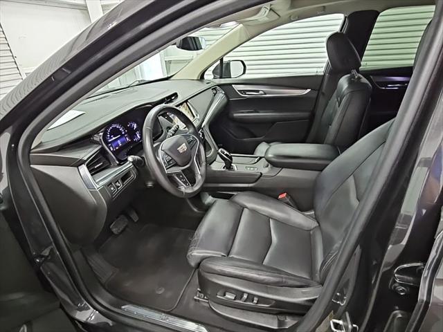 used 2017 Cadillac XT5 car, priced at $12,000