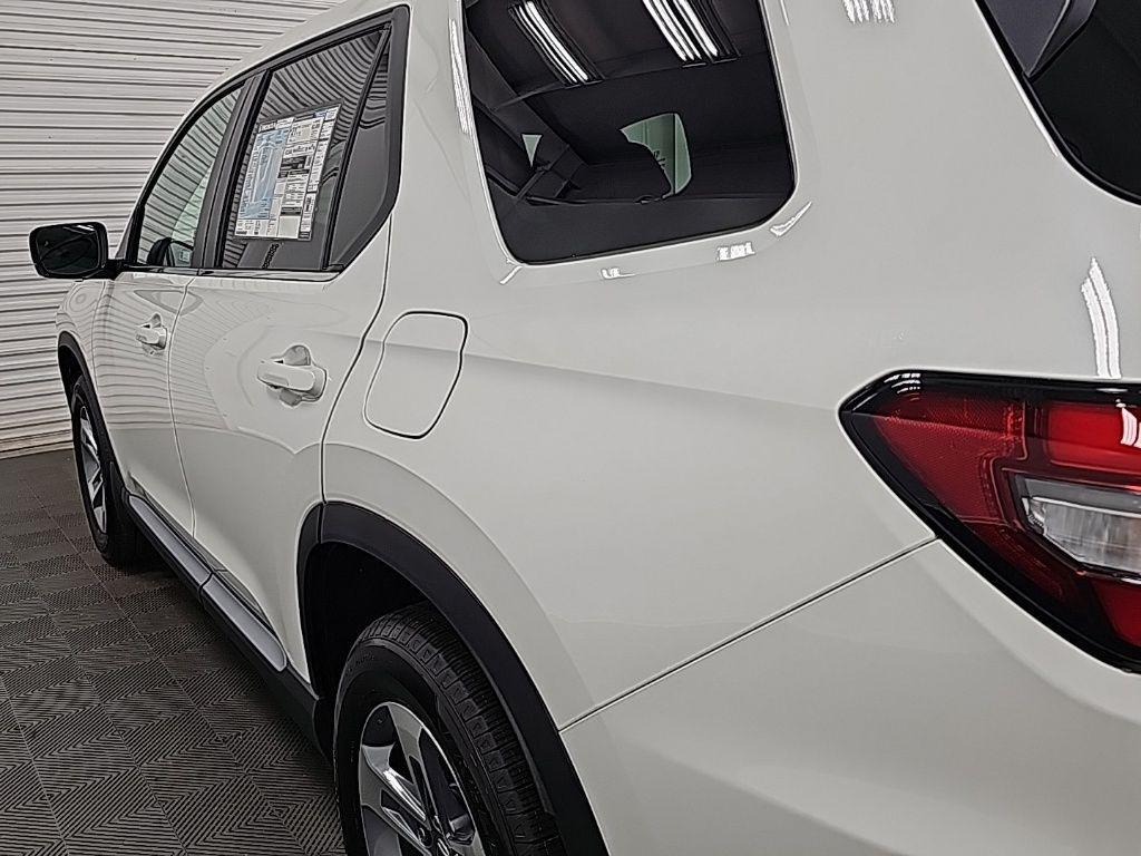 new 2025 Honda Pilot car, priced at $47,550