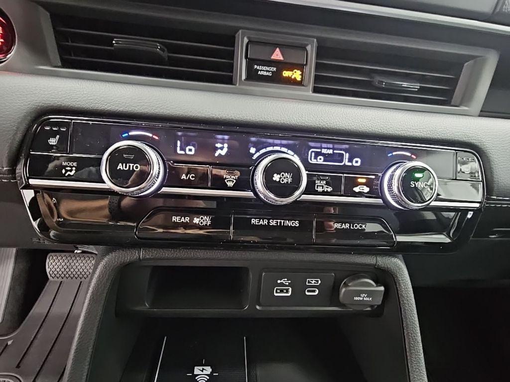 new 2025 Honda Pilot car, priced at $47,550