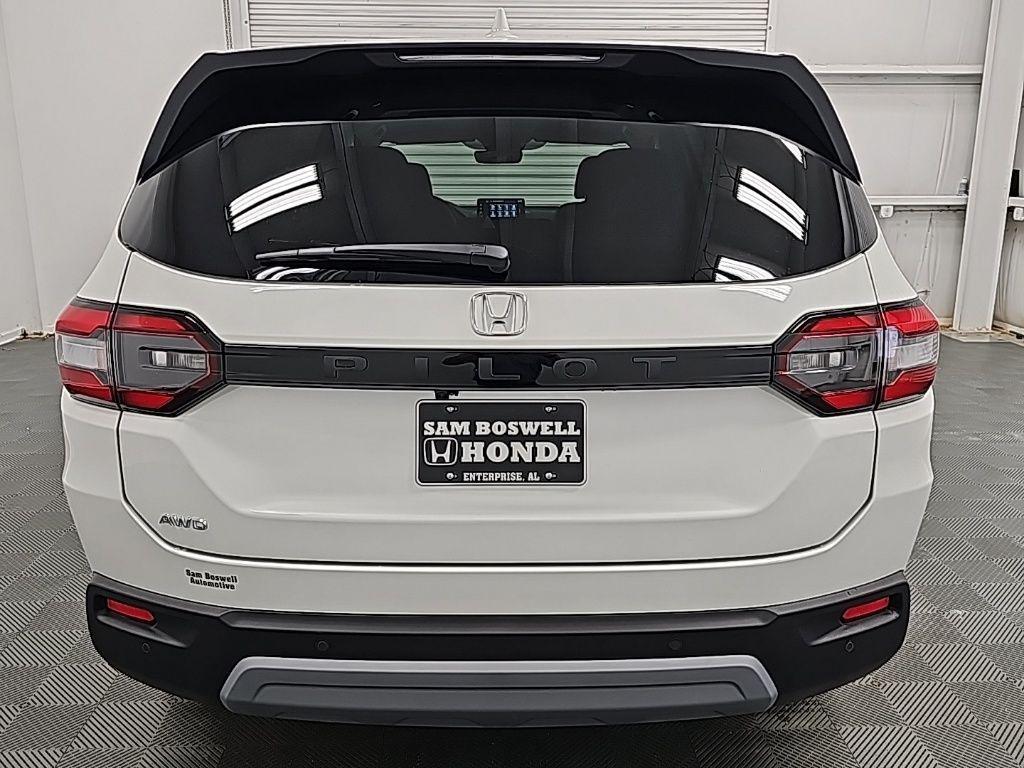 new 2025 Honda Pilot car, priced at $47,550