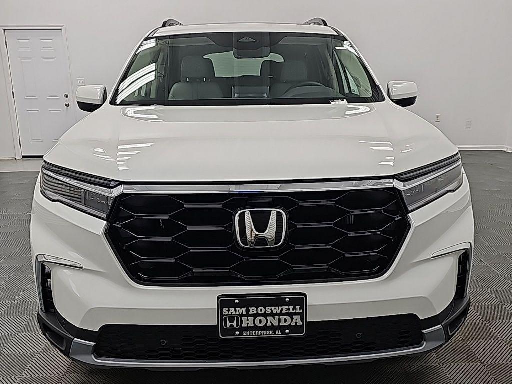 new 2025 Honda Pilot car, priced at $51,550