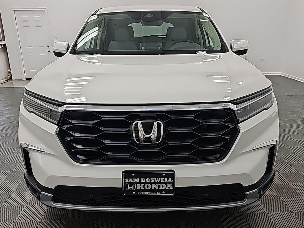 new 2025 Honda Pilot car, priced at $46,180