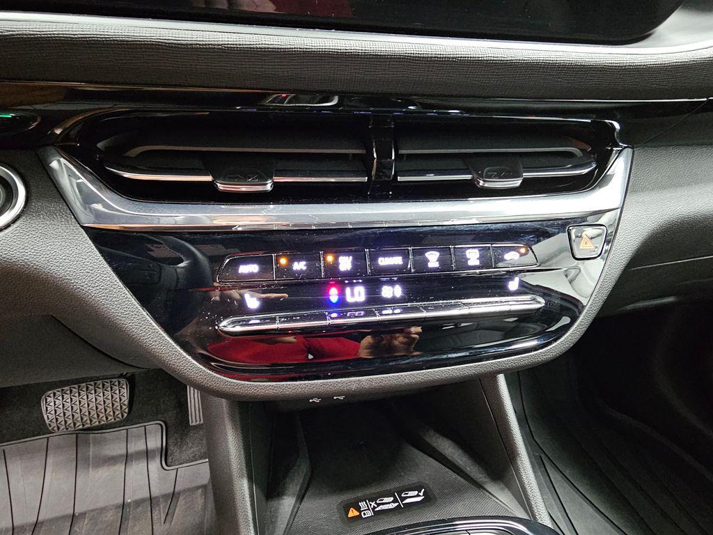 used 2025 Buick Envista car, priced at $28,000