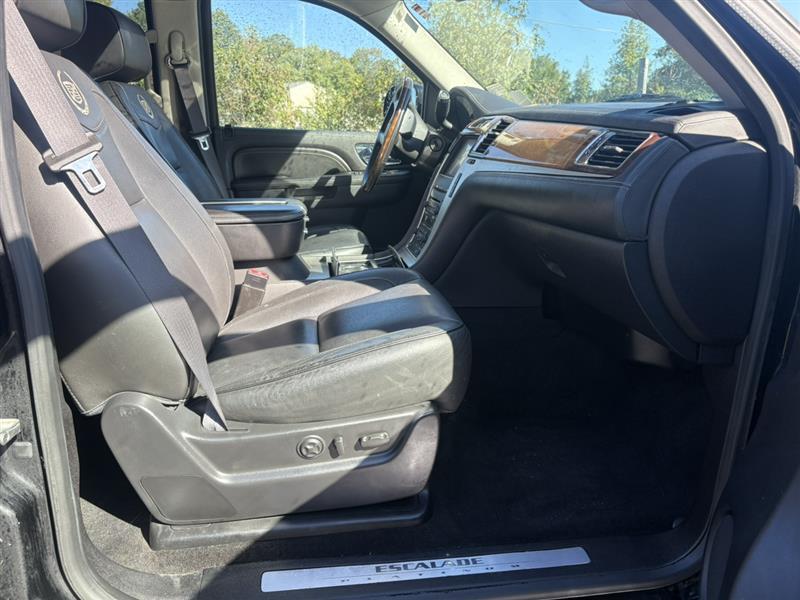used 2013 Cadillac Escalade car, priced at $14,999