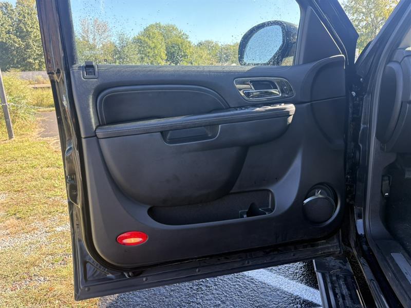 used 2013 Cadillac Escalade car, priced at $14,999