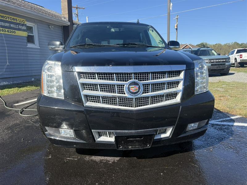 used 2013 Cadillac Escalade car, priced at $14,999