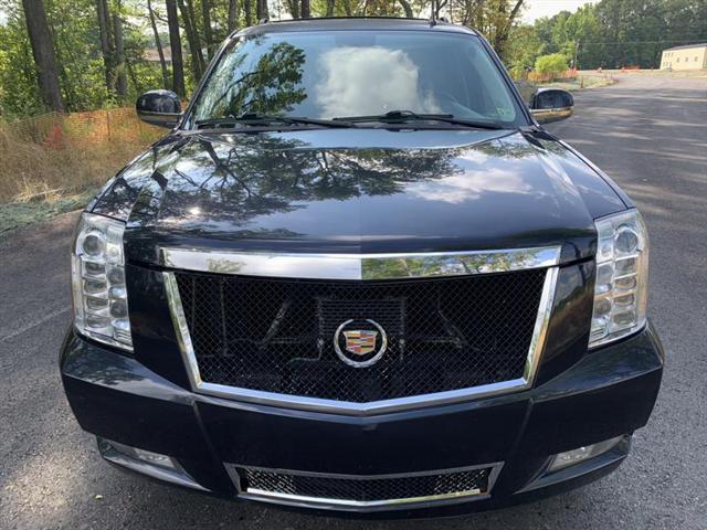 used 2013 Cadillac Escalade ESV car, priced at $15,998