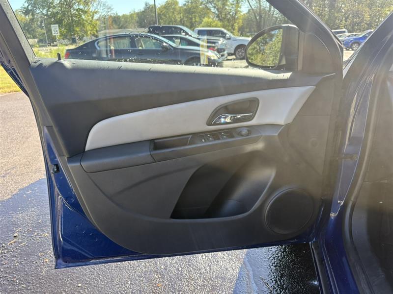 used 2013 Chevrolet Cruze car, priced at $5,999