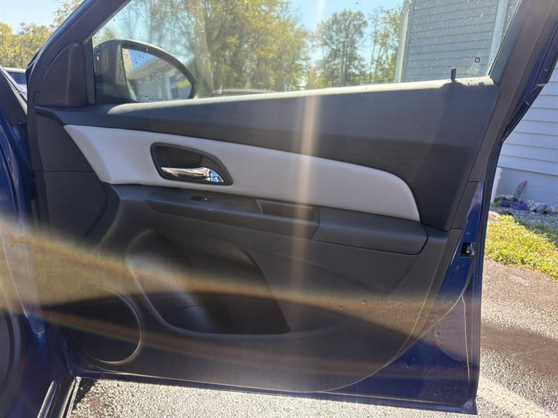 used 2013 Chevrolet Cruze car, priced at $5,999