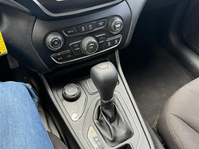 used 2020 Jeep Cherokee car, priced at $13,999