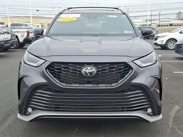 used 2022 Toyota Highlander car, priced at $39,741