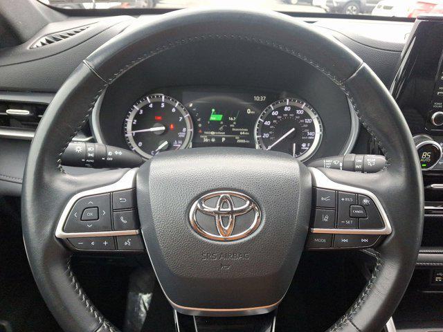 used 2022 Toyota Highlander car, priced at $39,741