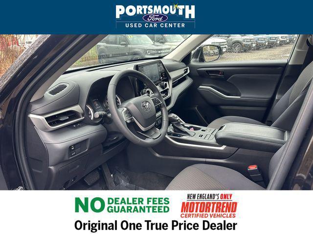 used 2022 Toyota Highlander car, priced at $34,995
