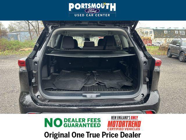used 2022 Toyota Highlander car, priced at $34,995