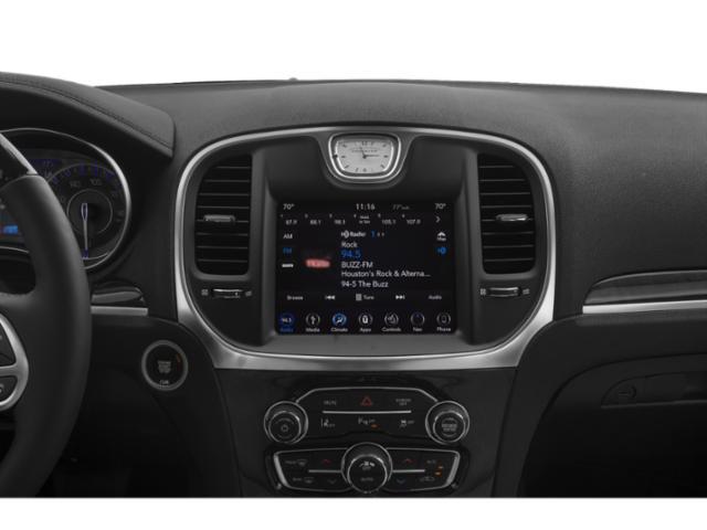 used 2019 Chrysler 300 car