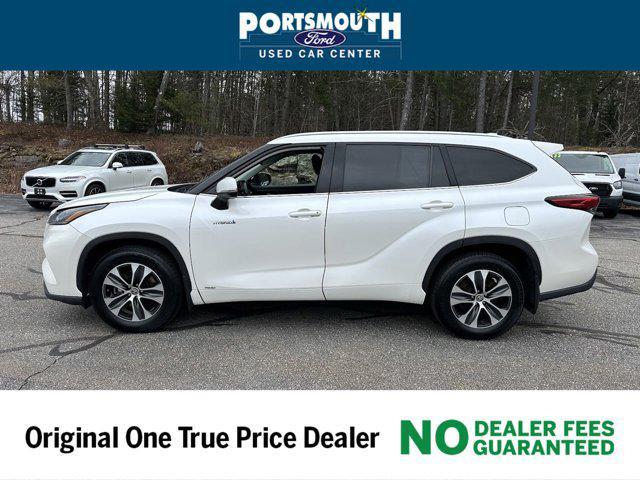 used 2021 Toyota Highlander Hybrid car, priced at $30,995