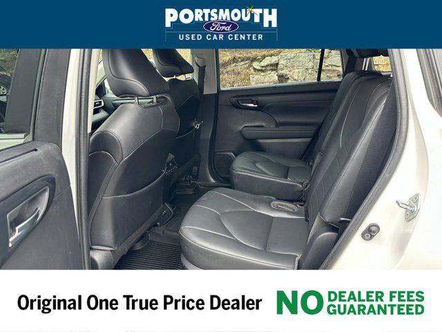 used 2021 Toyota Highlander Hybrid car, priced at $30,995