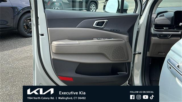 used 2025 Kia Carnival car, priced at $39,989