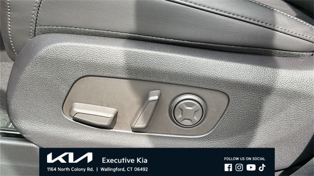 used 2025 Kia Carnival car, priced at $39,989