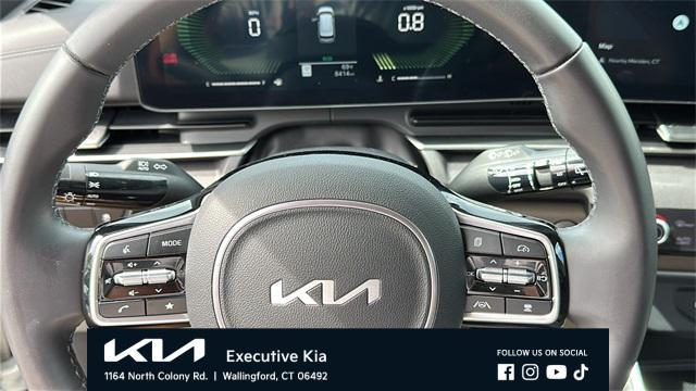 used 2025 Kia Carnival car, priced at $39,989