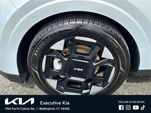 used 2025 Kia Carnival car, priced at $39,989