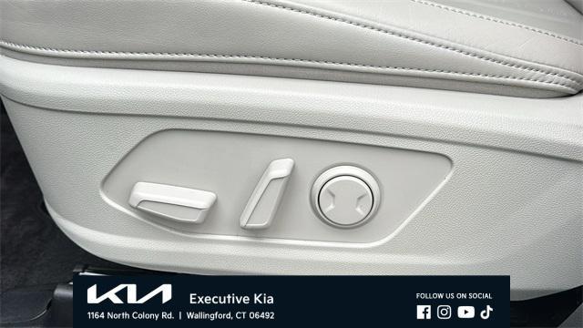 used 2023 Kia Sorento Hybrid car, priced at $32,585
