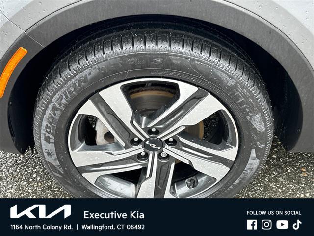 used 2023 Kia Sorento Hybrid car, priced at $32,585