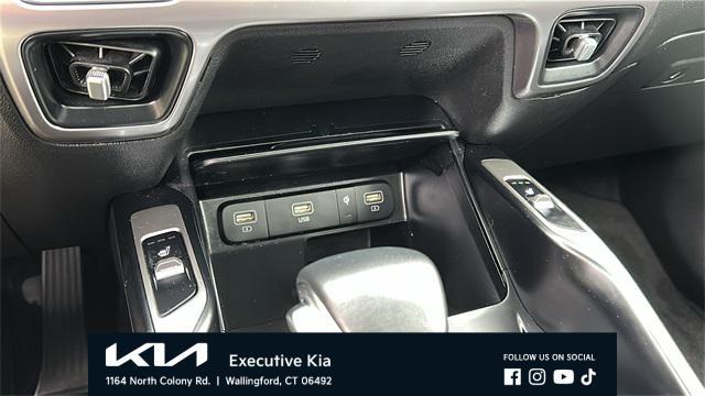 used 2023 Kia Sorento car, priced at $26,987