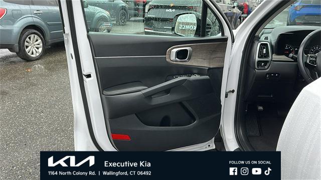 used 2023 Kia Sorento car, priced at $26,987