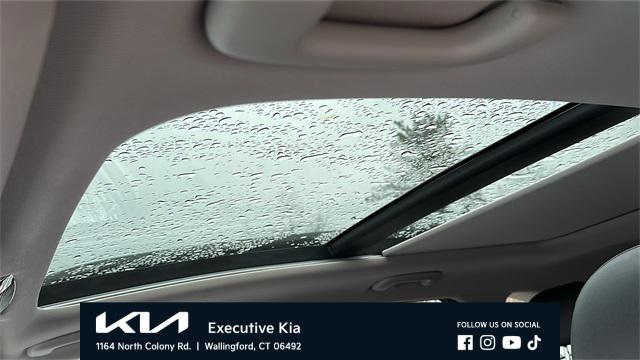 used 2023 Kia Sorento car, priced at $26,987