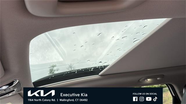 used 2023 Kia Sorento car, priced at $32,740