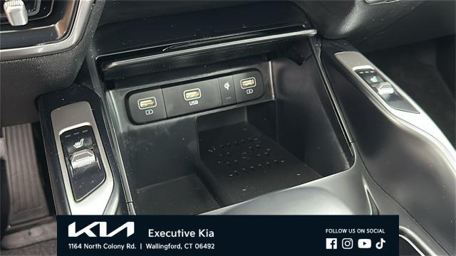 used 2023 Kia Sorento car, priced at $32,740
