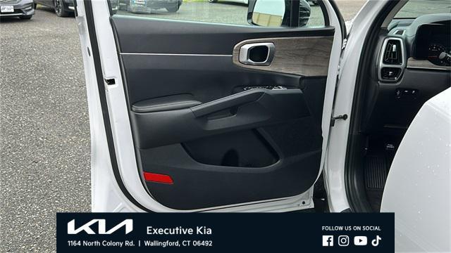 used 2023 Kia Sorento car, priced at $32,740