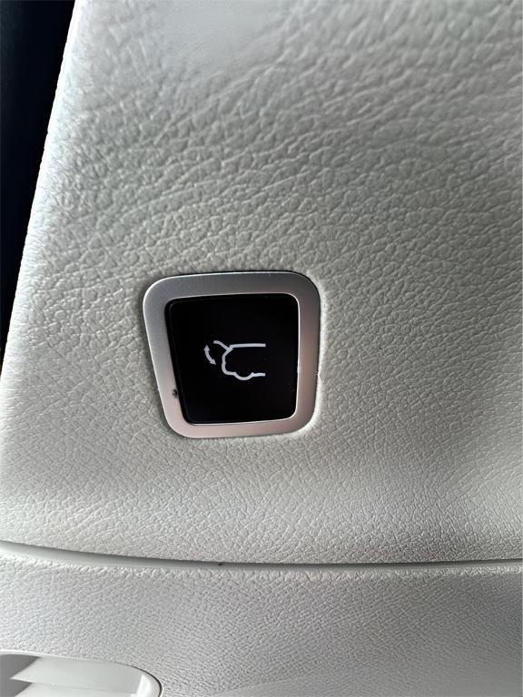 used 2023 Chrysler Pacifica car, priced at $21,995