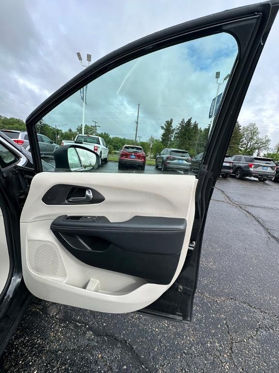 used 2023 Chrysler Pacifica car, priced at $21,995