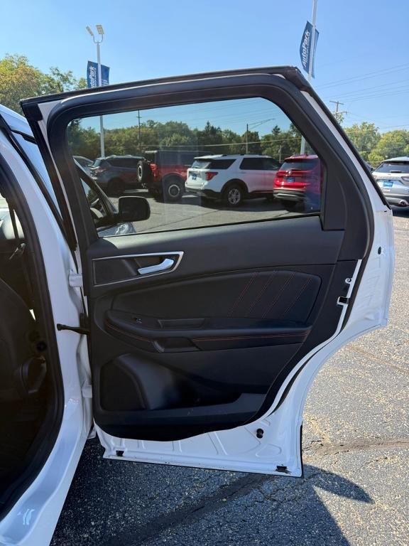 used 2023 Ford Edge car, priced at $28,546