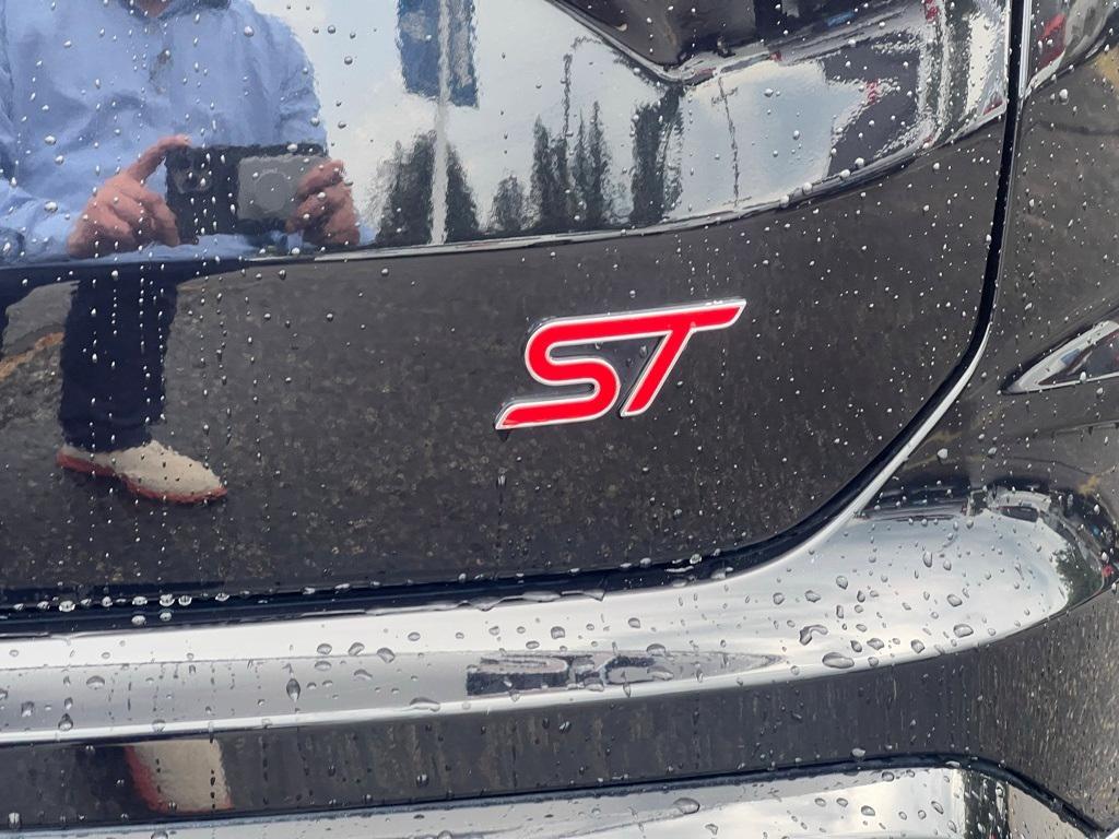 used 2019 Ford Edge car, priced at $22,736