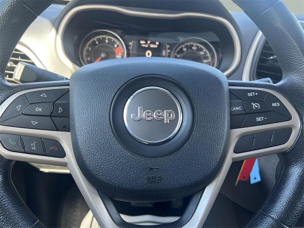 used 2017 Jeep Cherokee car, priced at $13,178