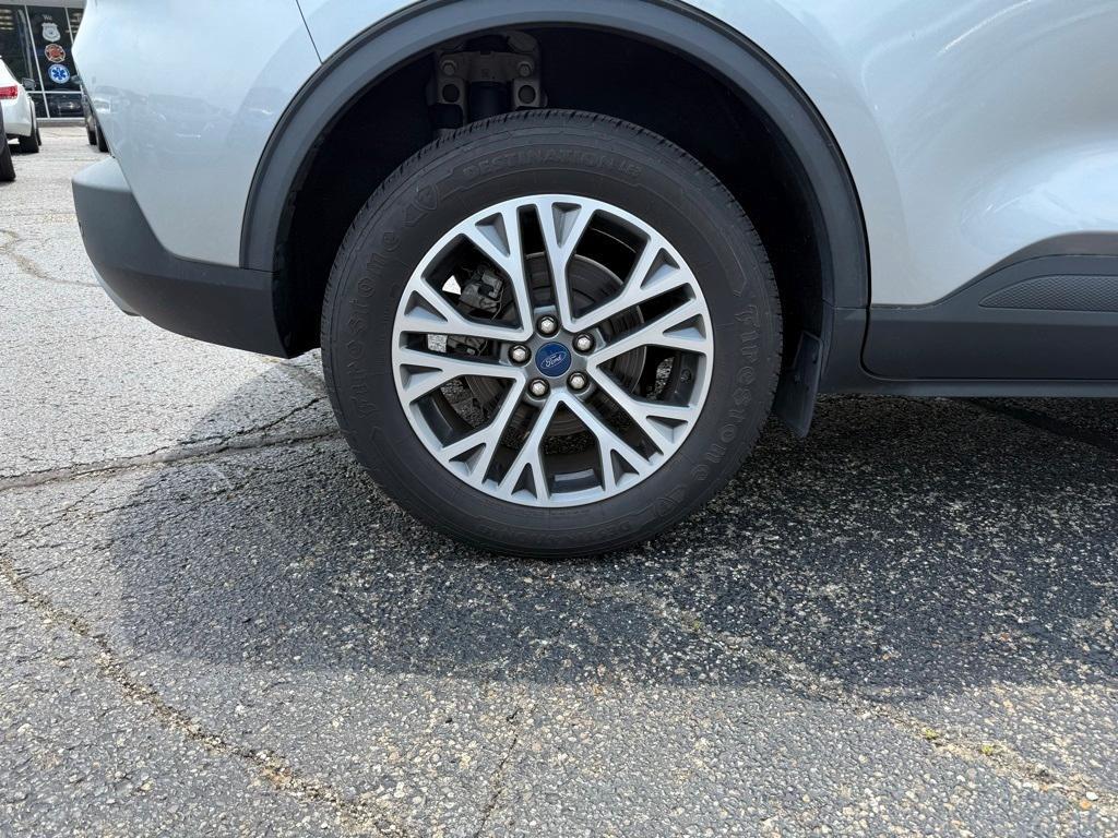 used 2022 Ford Escape car, priced at $20,829